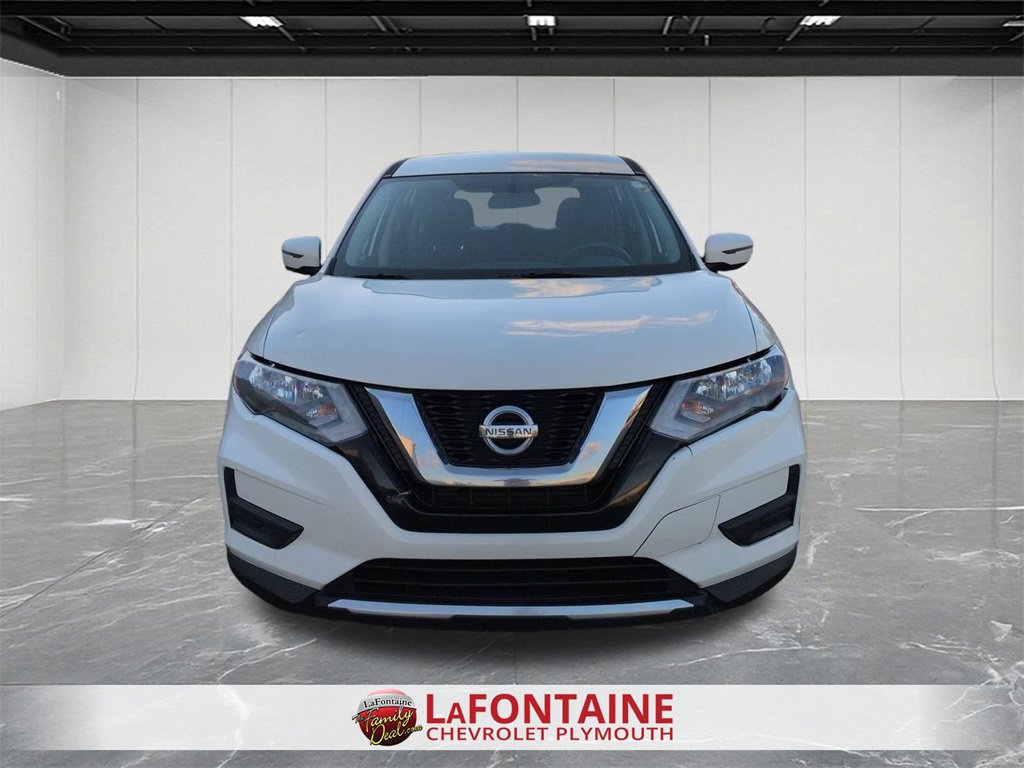 Used 2017 Nissan Rogue S image 3