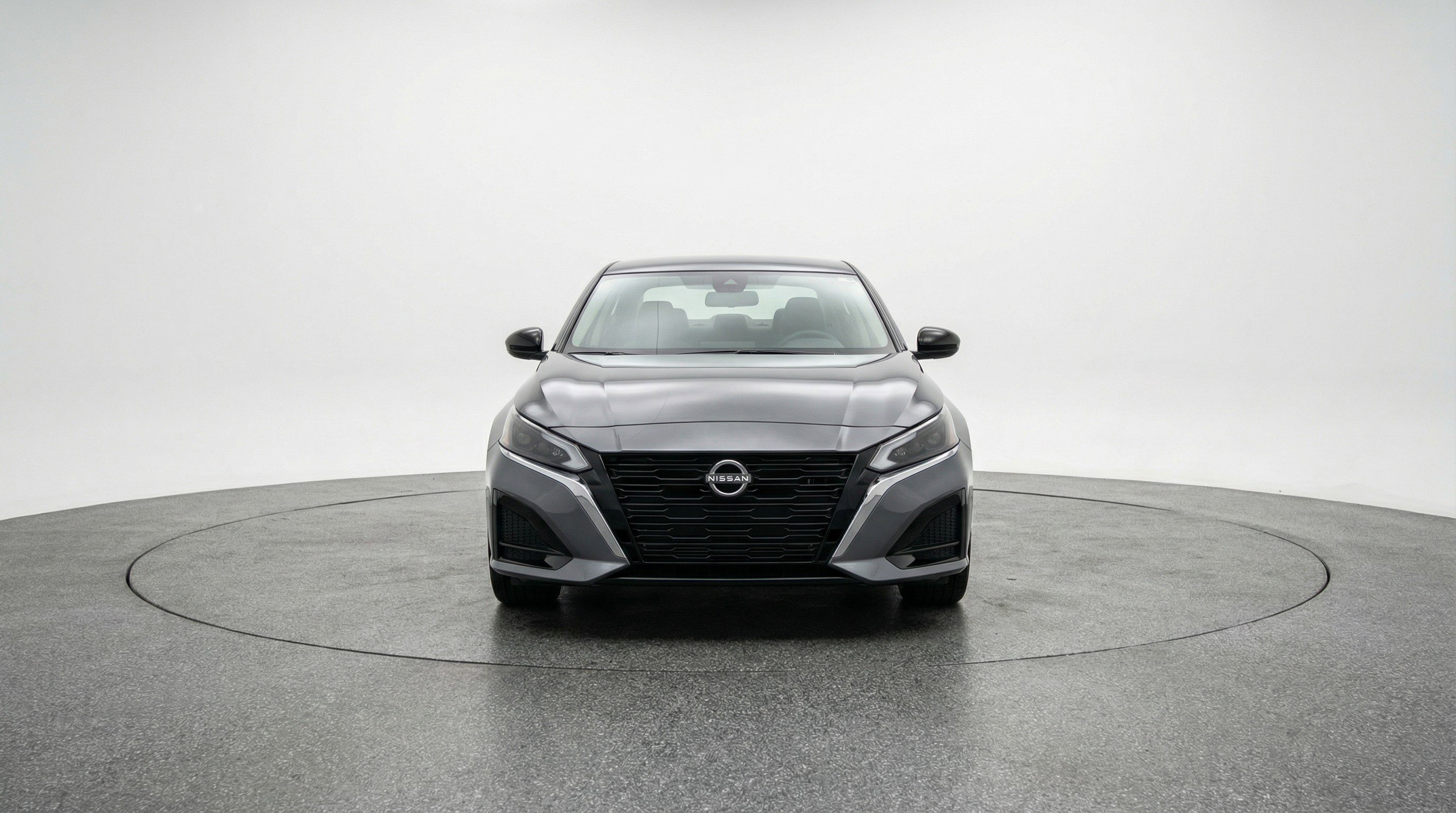 Used 2025 Nissan Altima 2.5 SV image 2