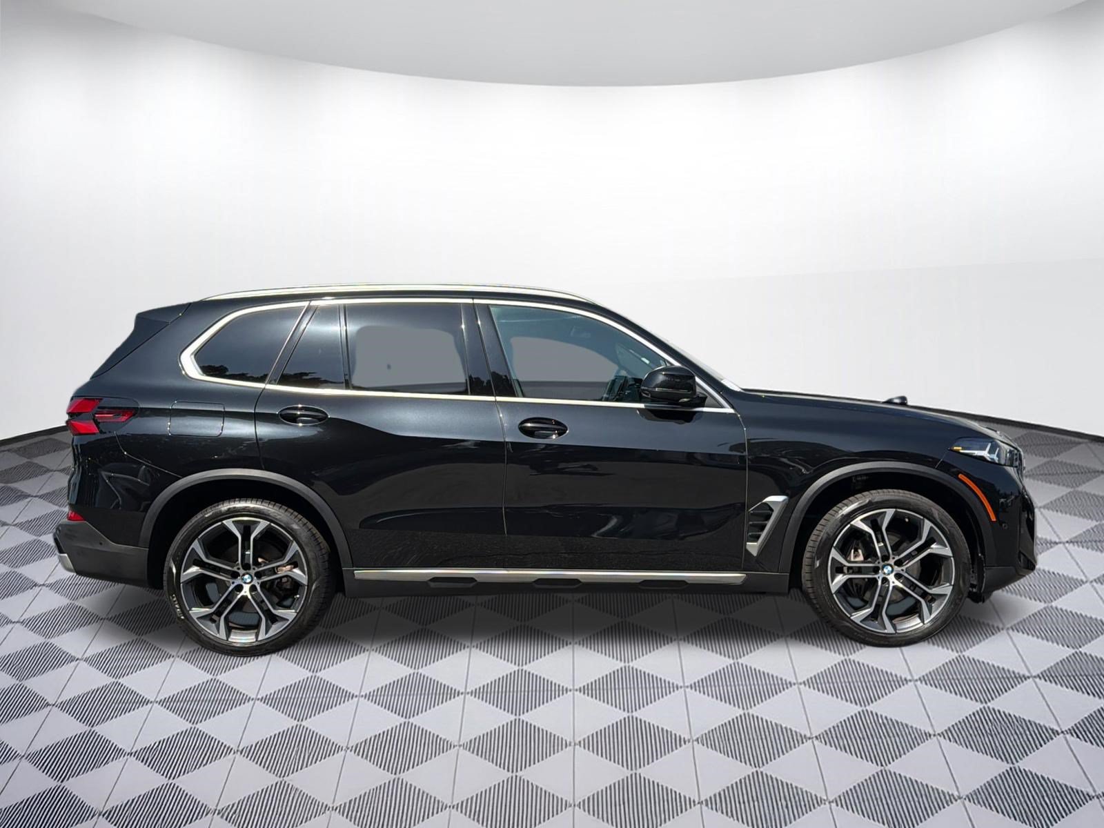 Used 2024 BMW X5 sDrive40i w/ Parking Assistance Package RWD image 8