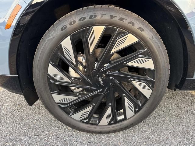 New 2026 Lincoln Nautilus Reserve w/ Jet Appearance Package AWD/4WD image 7