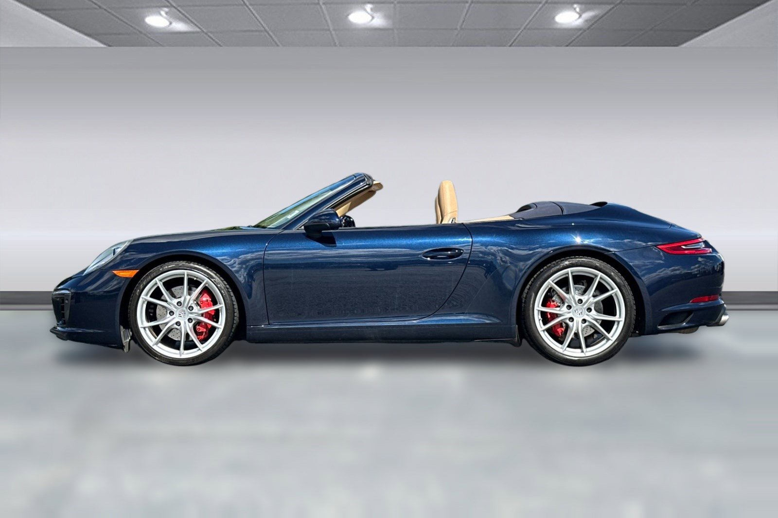 Used 2017 Porsche 911 Carrera S RWD image 2