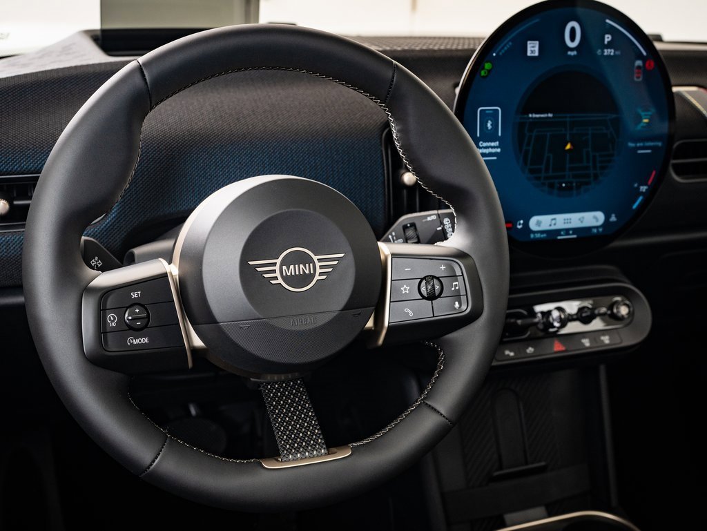 Certified 2025 MINI Cooper 2-Door Hardtop image 4