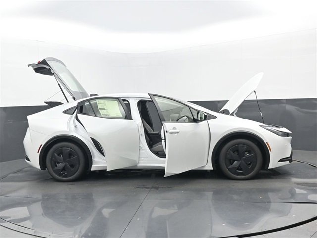 New 2026 Toyota Prius LE image 30