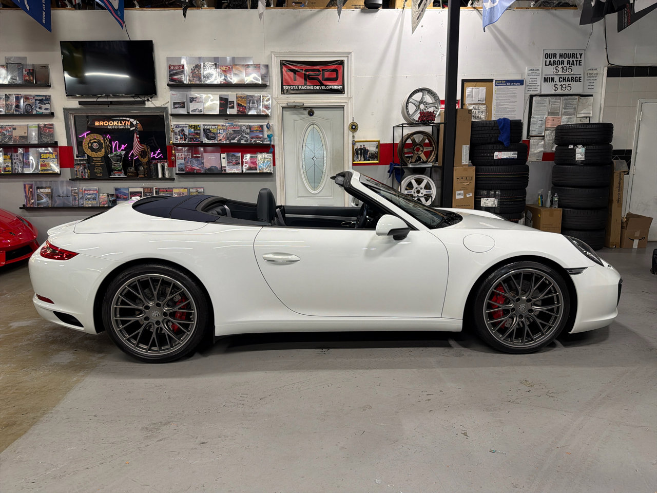 Used 2017 Porsche 911 Carrera S image 5