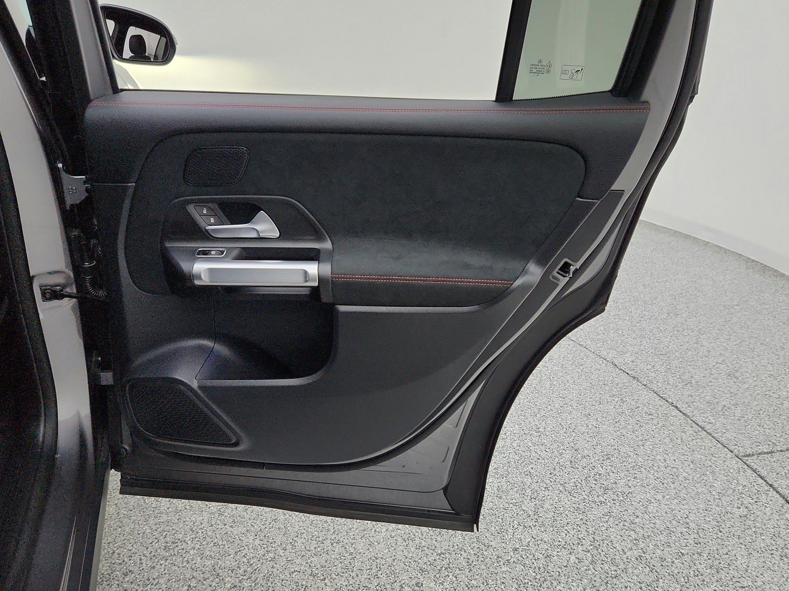 Certified 2023 Mercedes-Benz EQB 300 4MATIC image 32