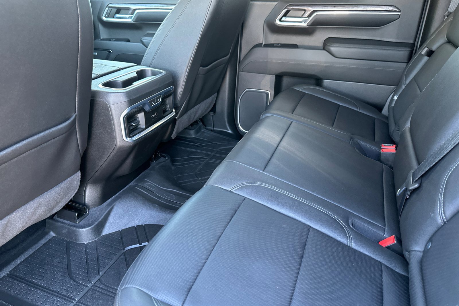 Certified 2022 Chevrolet Silverado 1500 LTZ w/ LTZ Premium Package AWD/4WD image 13