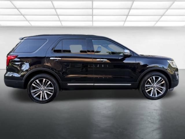 Used 2017 Ford Explorer Platinum image 4