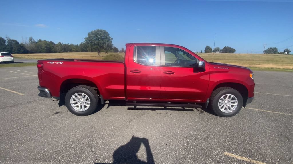Certified 2024 Chevrolet Silverado 1500 LT AWD/4WD image 9