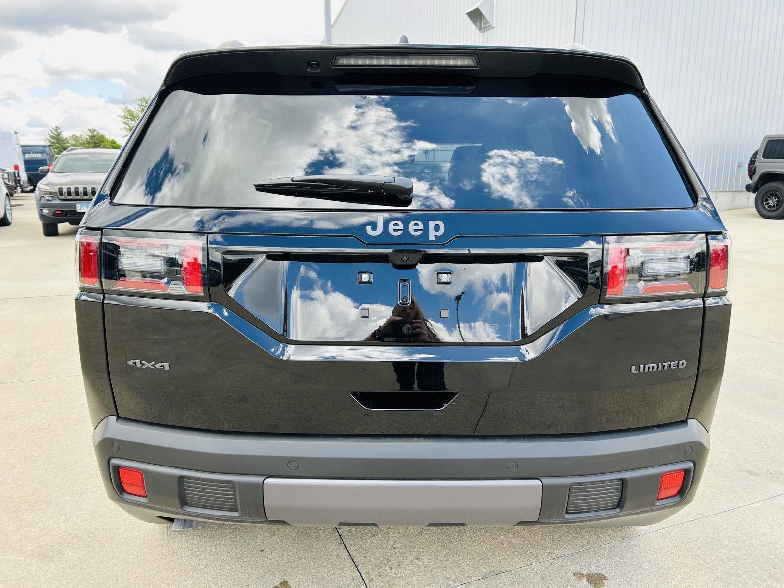 New 2026 Jeep Cherokee Limited AWD/4WD image 38