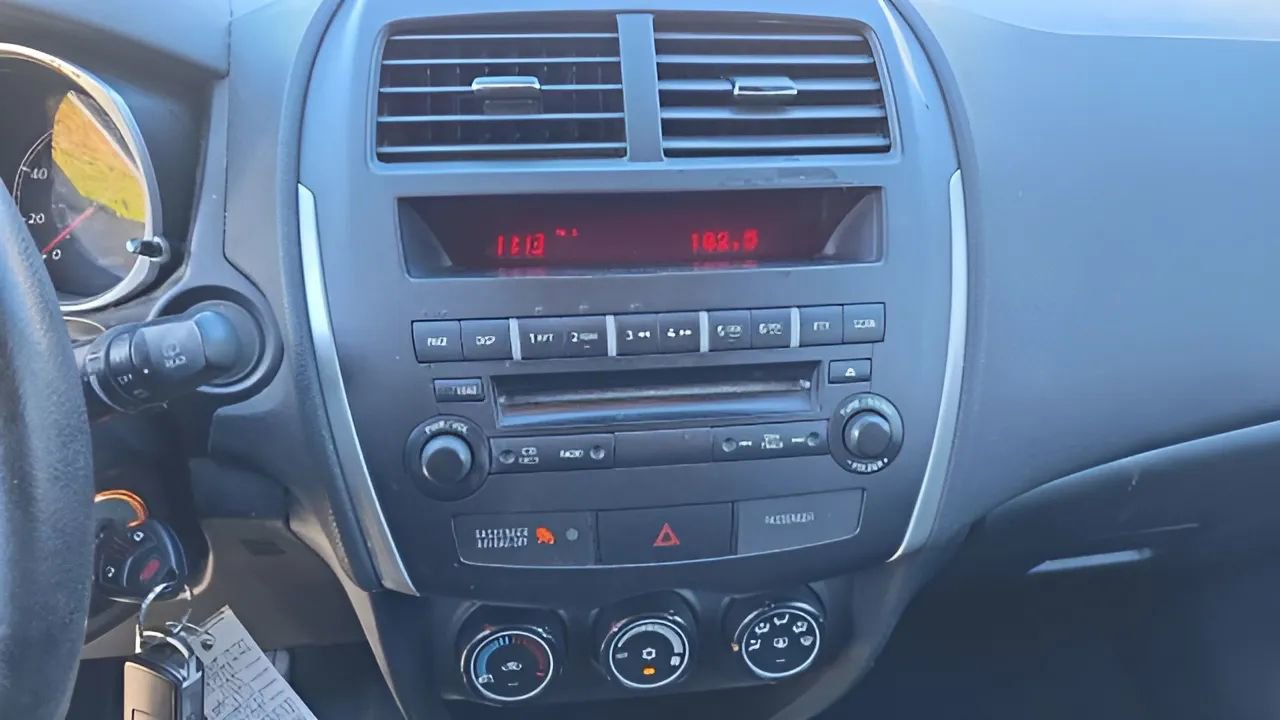 Used 2013 Mitsubishi Outlander Sport ES image 26