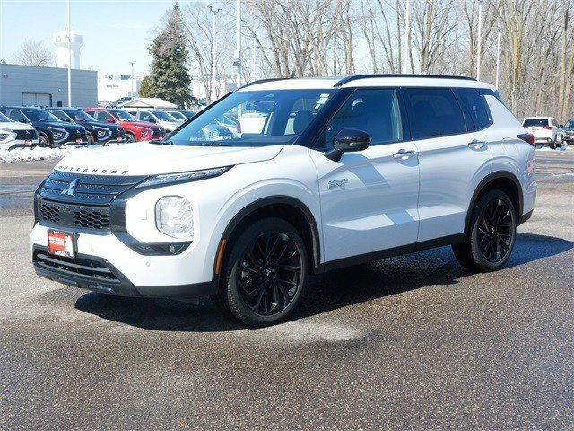 Used 2025 Mitsubishi Outlander SEL Black Edition image 3