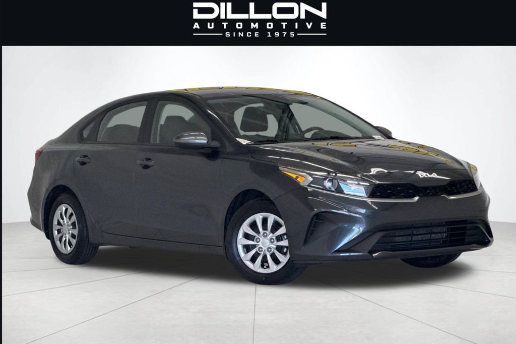 Used 2023 Kia Forte LX FWD image 2