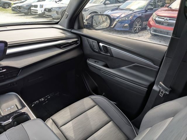 Used 2025 Buick Enclave Sport Touring w/ Power Package image 17