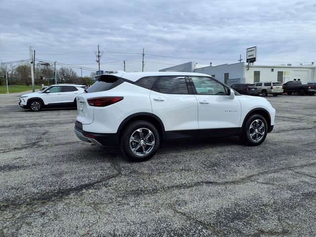 Used 2025 Chevrolet Blazer LT AWD/4WD image 16