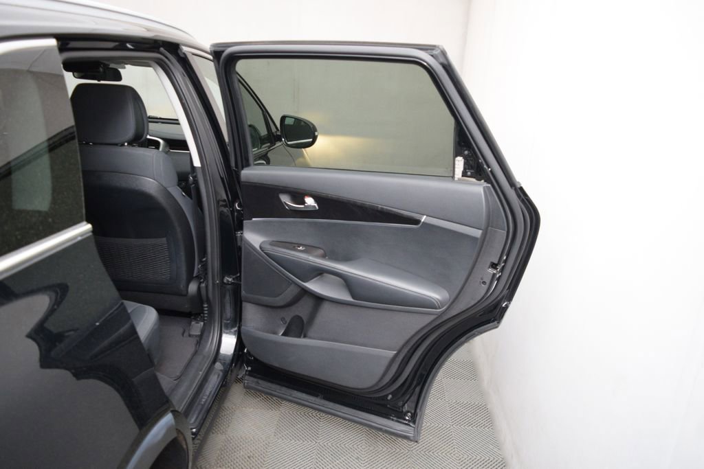 Used 2016 Kia Sorento LX image 13