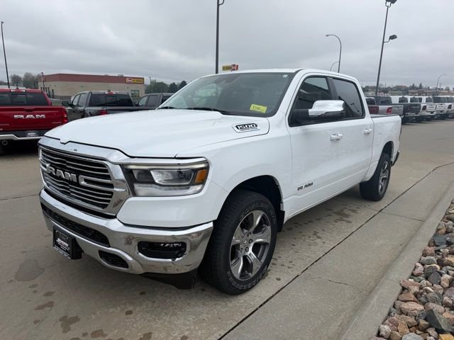 Used 2023 RAM 1500 Laramie AWD/4WD image 3