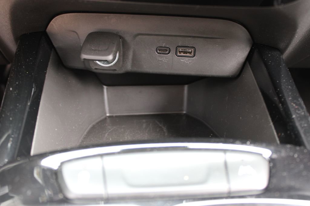 Used 2025 Chevrolet Trax LT image 41