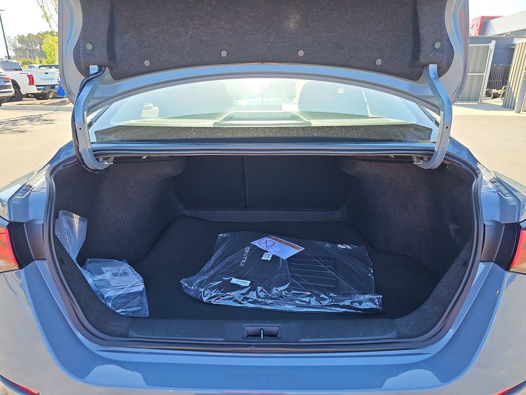 Used 2025 Nissan Sentra SV w/ All-Weather Package image 15