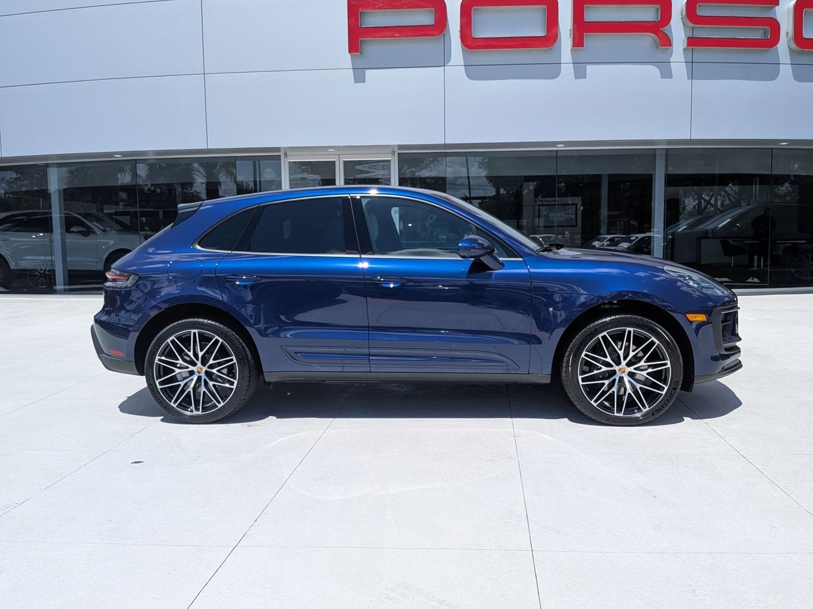 New 2026 Porsche Macan AWD/4WD image 8