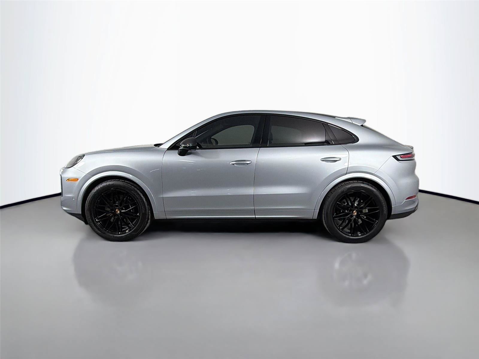Certified 2026 Porsche Cayenne Coupe AWD/4WD image 2