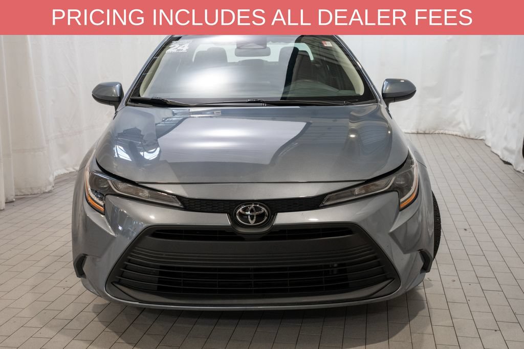 Used 2024 Toyota Corolla LE FWD image 2