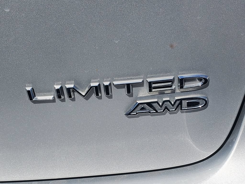 Used 2022 Chrysler Pacifica Limited AWD/4WD image 34