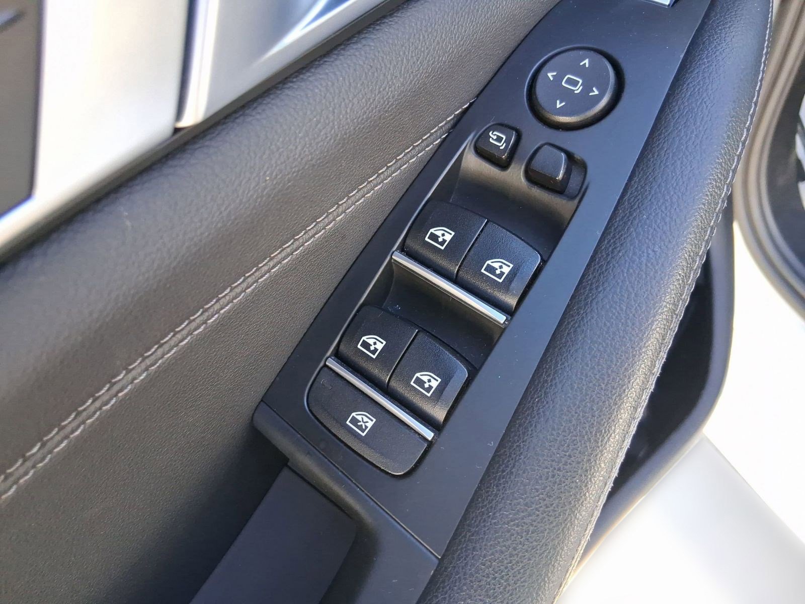 Used 2021 BMW X5 sDrive40i w/ M Sport Package image 20