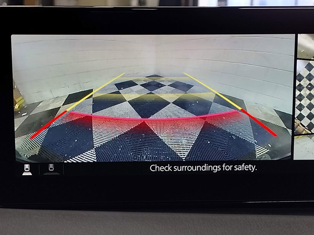 Used 2021 MAZDA MAZDA3 Hatchback w/Premium Plus Pkg image 9