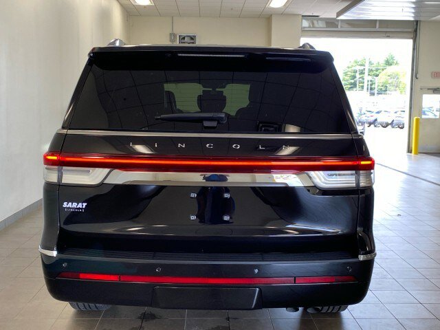 Used 2023 Lincoln Navigator Reserve AWD/4WD image 6