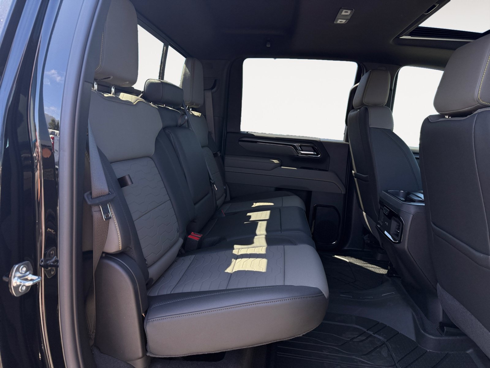 New 2026 Chevrolet Silverado 2500 ZR2 AWD/4WD image 18