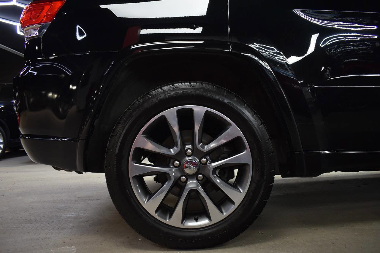 Used 2017 Jeep Grand Cherokee Overland image 11
