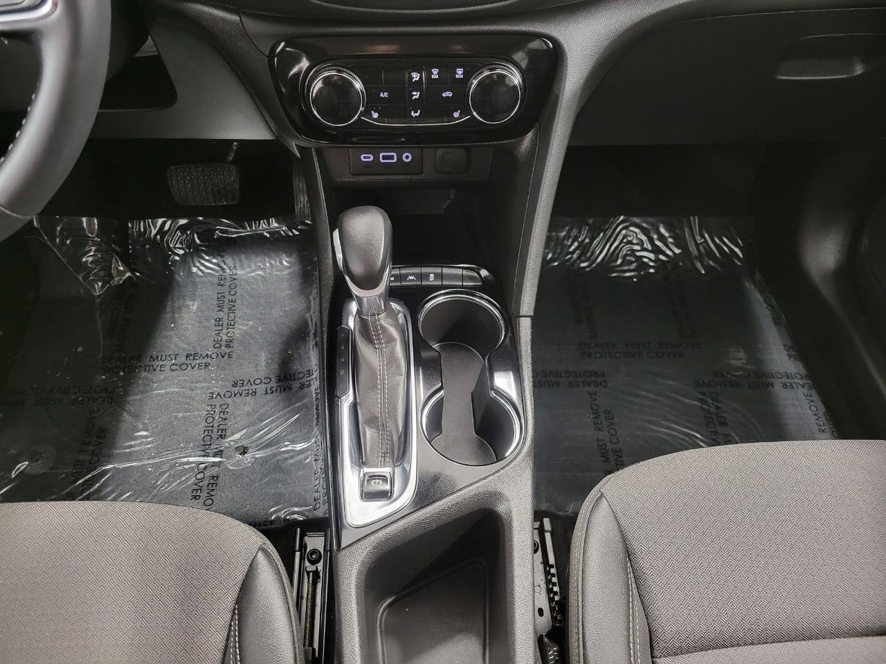 Used 2023 Buick Encore GX Preferred w/ Cold Weather Comfort Package image 17