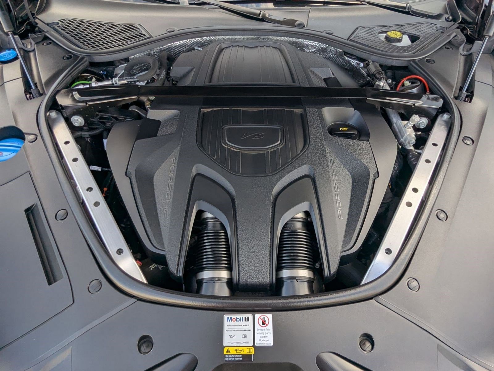 Certified 2022 Porsche Panamera Platinum Edition image 28