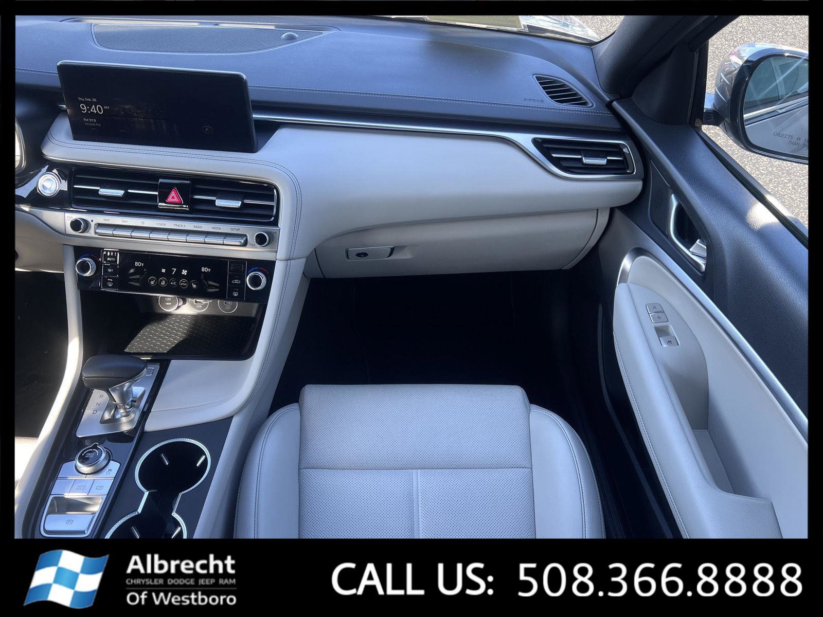 Used 2025 Genesis G70 2.5T image 22