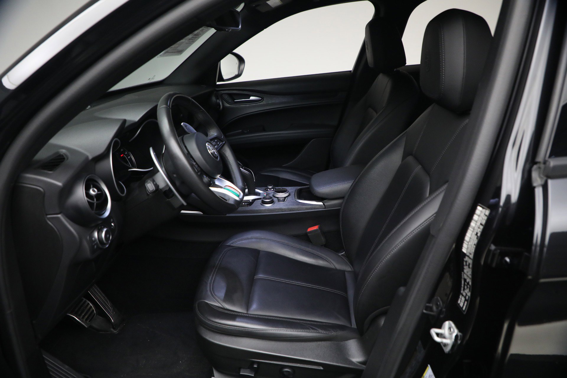 Used 2022 Alfa Romeo Stelvio Sprint AWD/4WD image 14