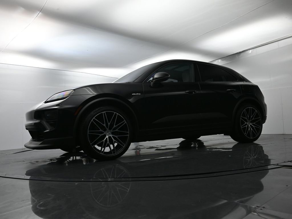 Certified 2024 Porsche Macan 4 Electric image 43