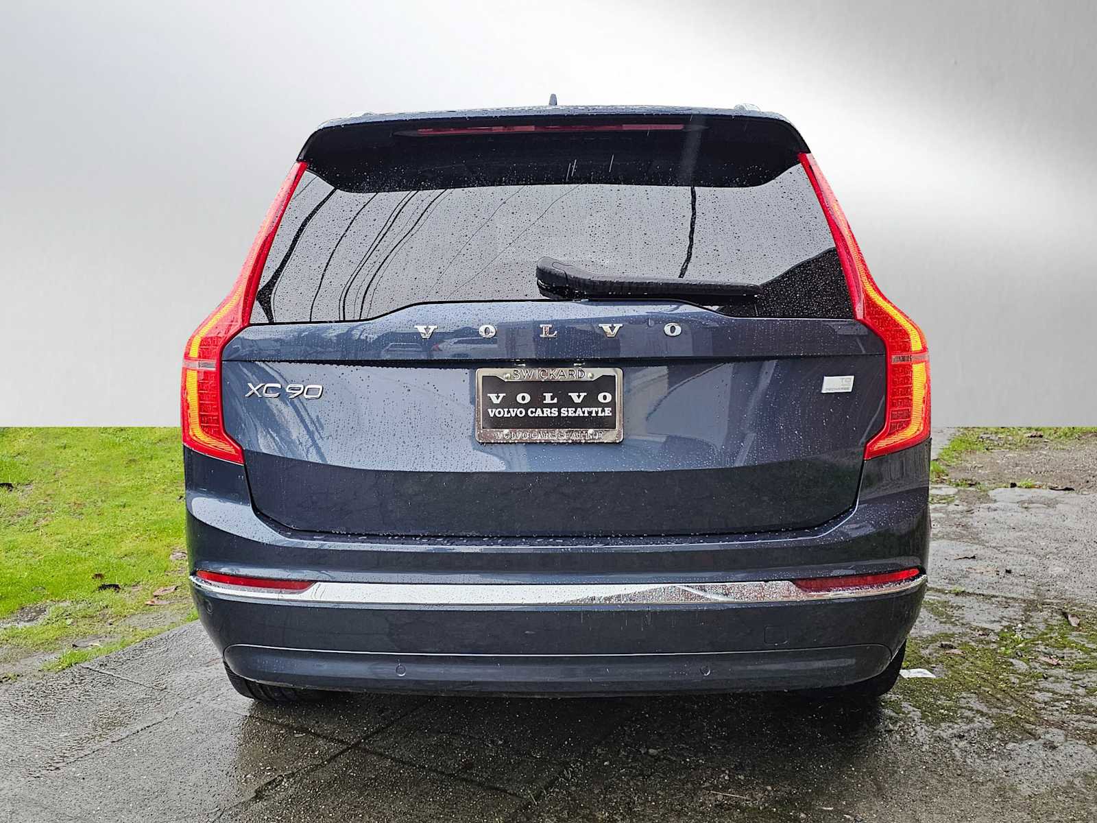 Used 2023 Volvo XC90 T8 Plus w/ Protection Package image 4