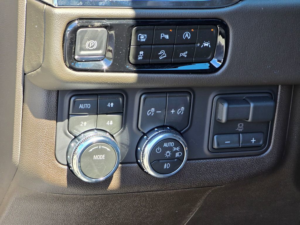 New 2026 GMC Yukon Elevation w/ Elevation Premium Package AWD/4WD image 33