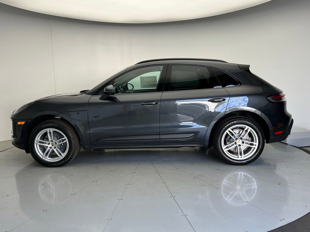 Used 2026 Porsche Macan AWD/4WD image 2