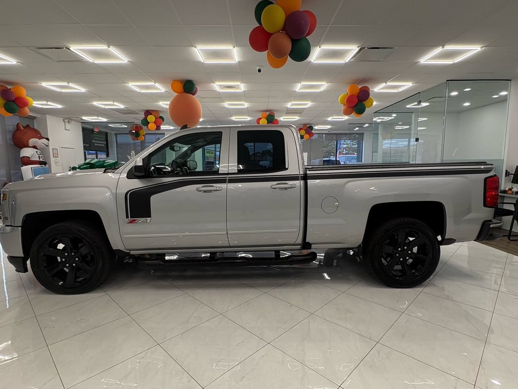 Used 2017 Chevrolet Silverado 1500 LT w/ Rally 2 Edition AWD/4WD image 4