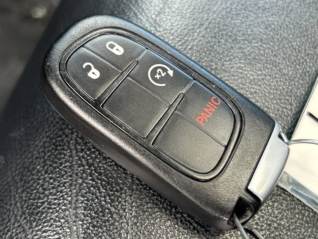 Used 2017 Jeep Cherokee Limited AWD/4WD image 33