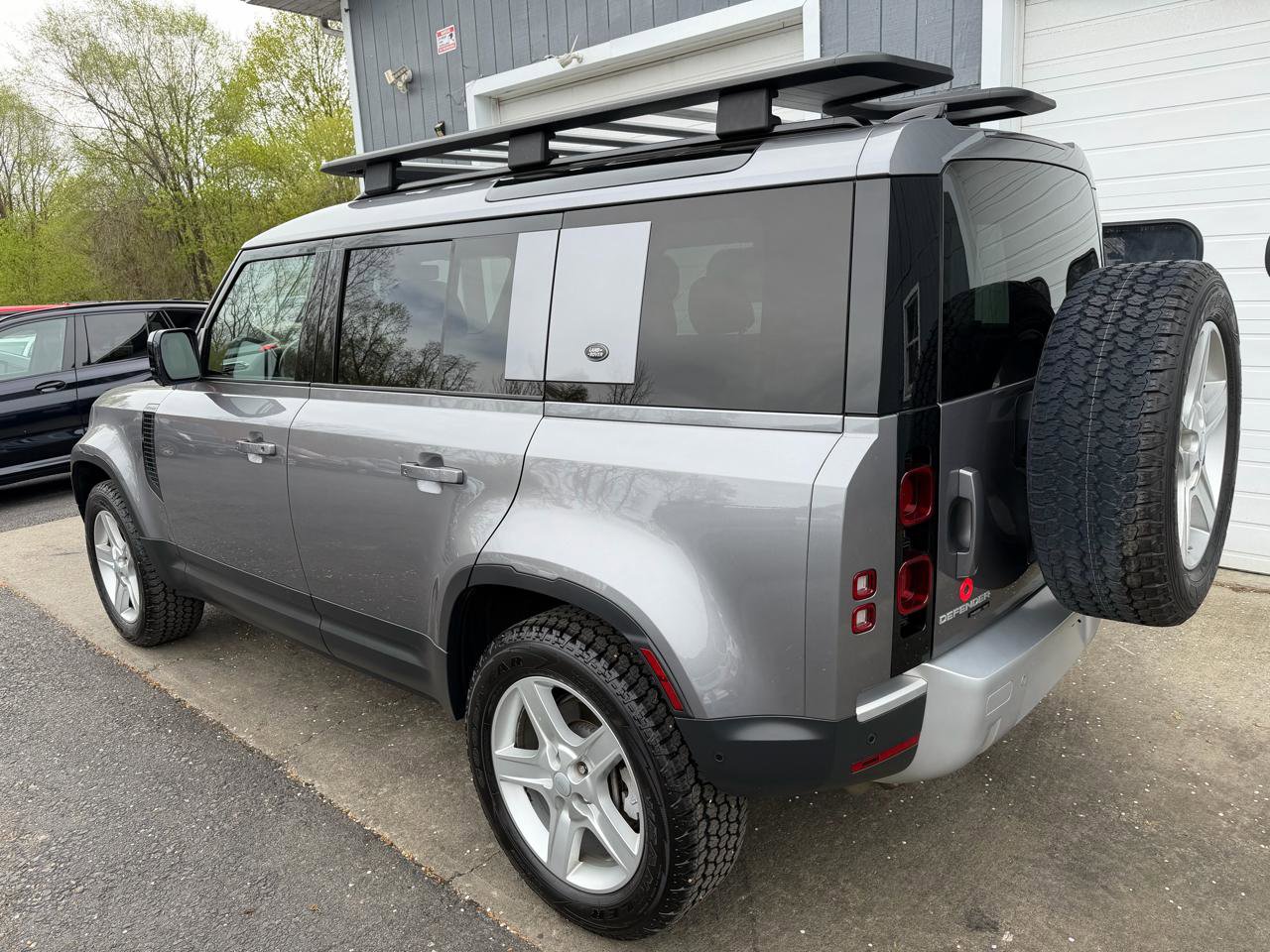 Used 2020 Land Rover Defender 110 SE AWD/4WD image 6