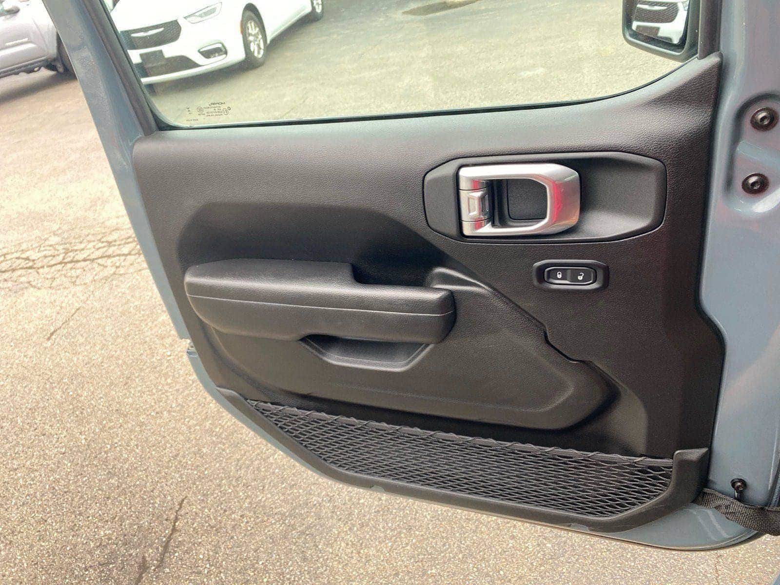 Used 2025 Jeep Gladiator Sport AWD/4WD image 20