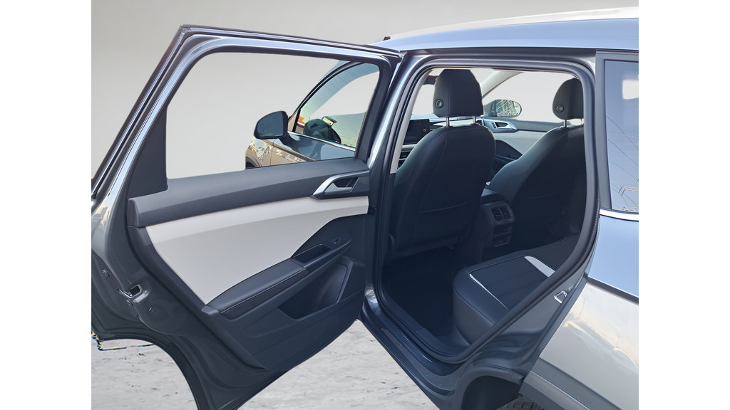 New 2025 Volkswagen Taos SEL AWD/4WD image 11