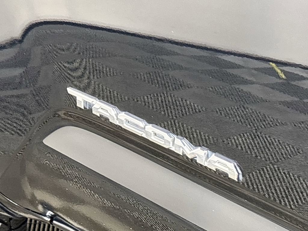 Used 2023 Toyota Tacoma Limited image 24