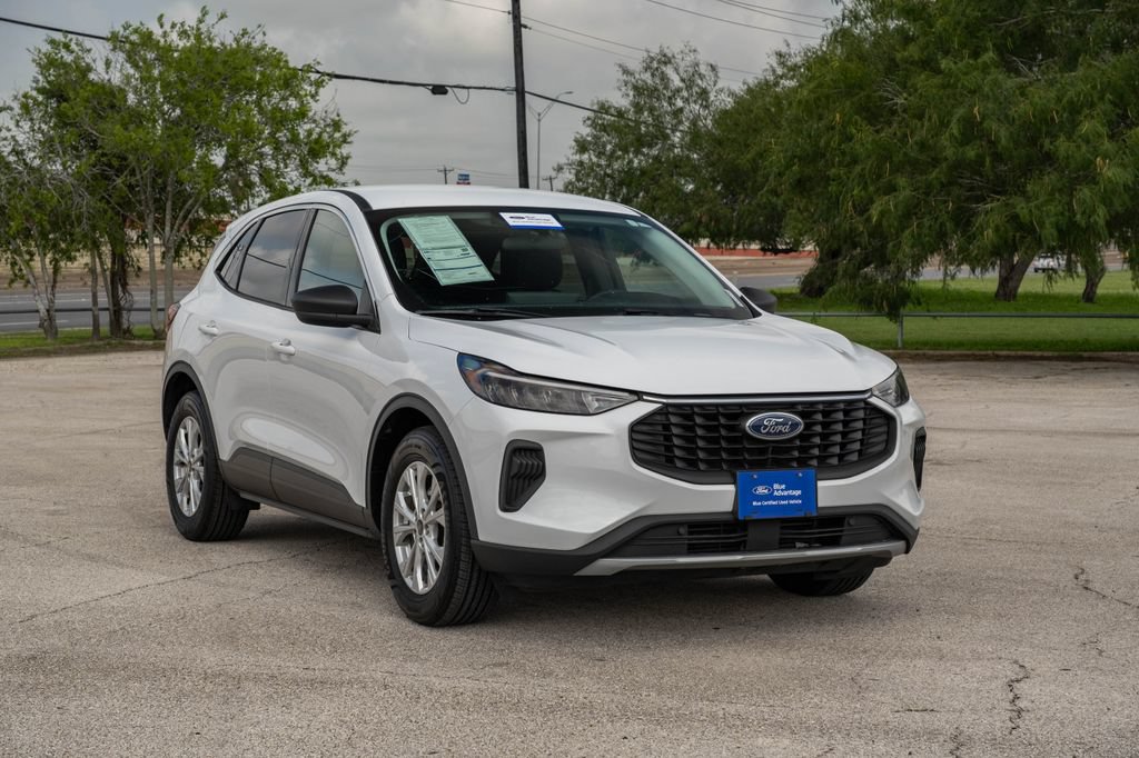 Certified 2023 Ford Escape Active w/ Tech Pack #1 FWD image 2