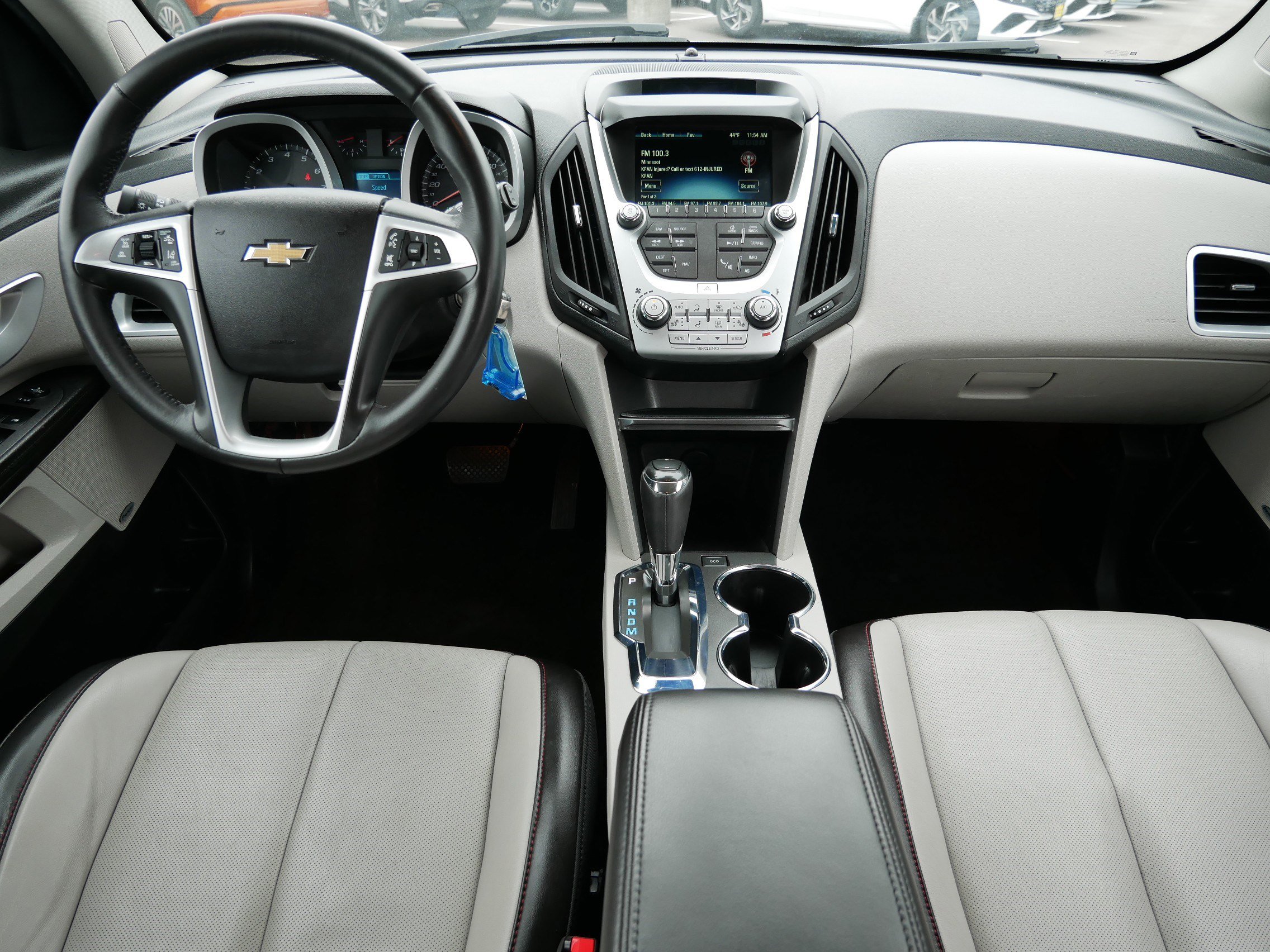 Used 2017 Chevrolet Equinox Premier w/ Enhanced Convenience Package AWD/4WD image 10