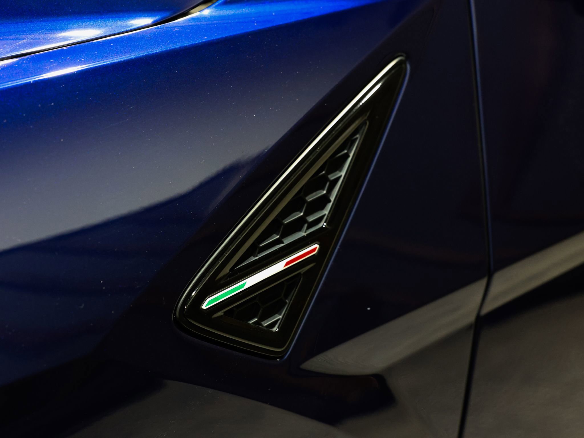 Used 2019 Lamborghini Urus image 32