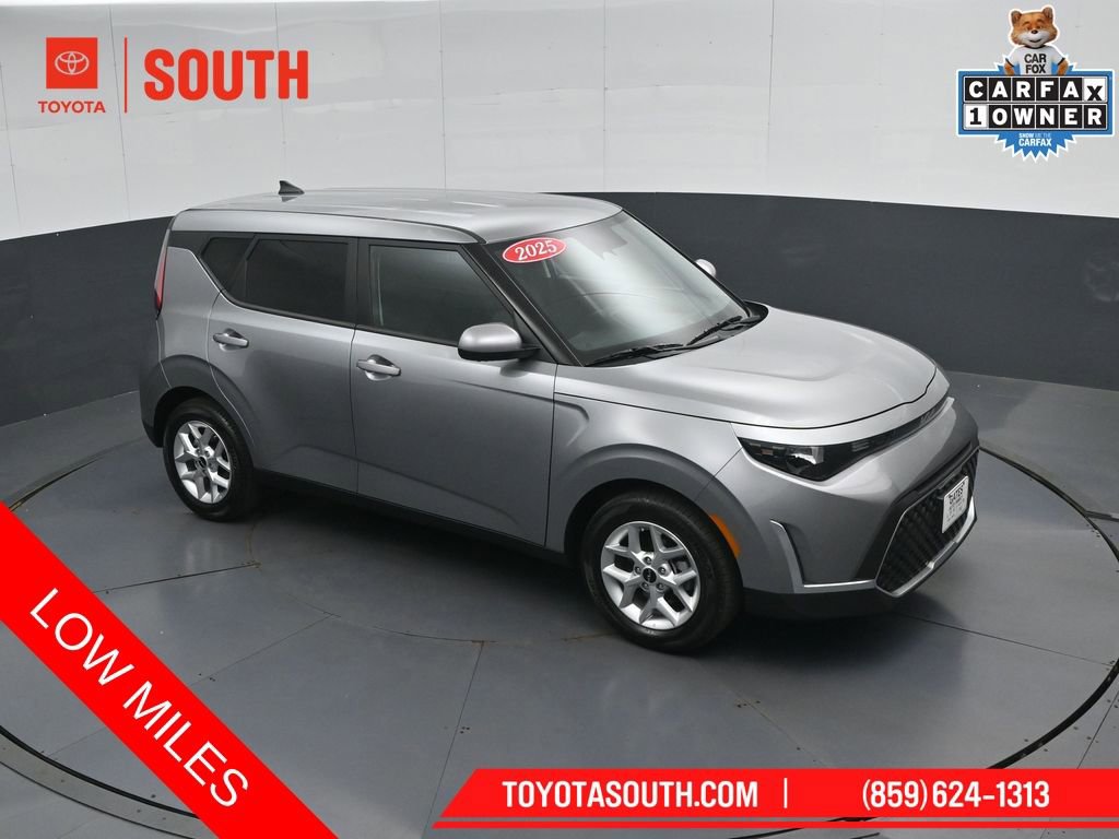 Used 2025 Kia Soul LX w/ LX Technology Package FWD image 43