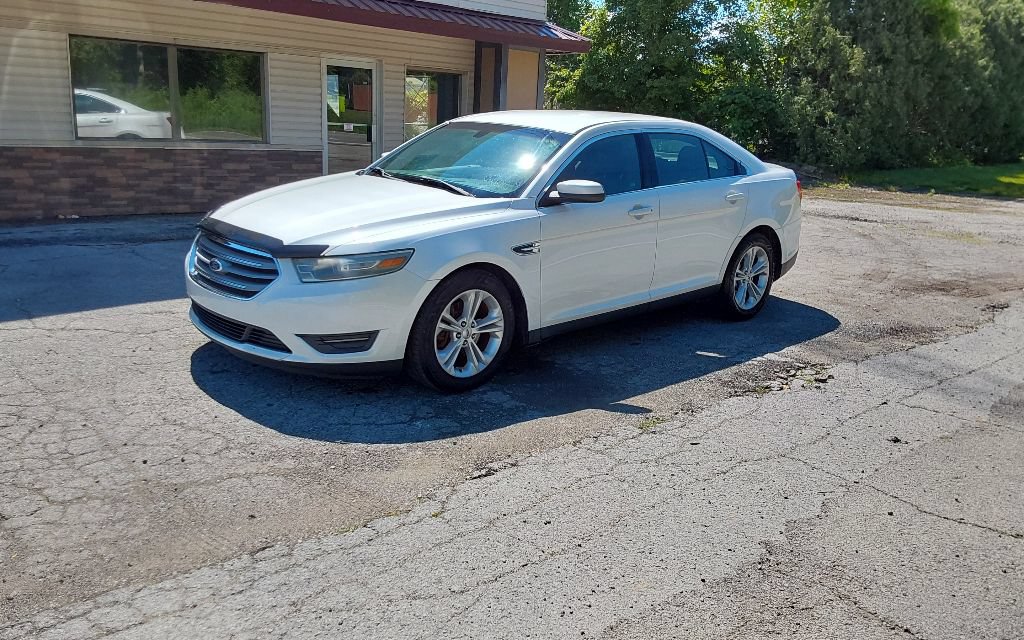 Used 2014 Ford Taurus SEL w/ Equipment Group 201A FWD image 3